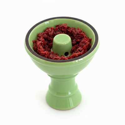 フレーバーは中央のスパイア(突起)を囲むように、ドーナツ状に盛り付けます。ボウルの縁から1〜2mm下になるように調整し、押し固めず「ふんわり」させるのがポイントです。